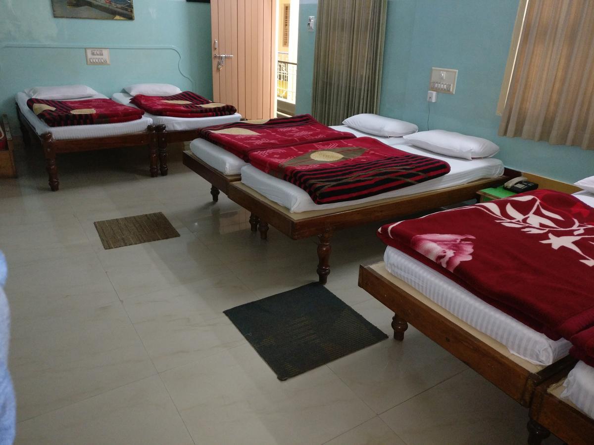 Hotel Raj Mahal Chikmagalur Bagian luar foto