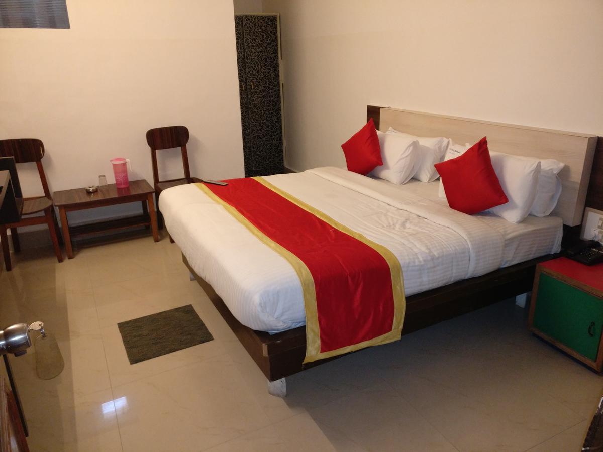 Hotel Raj Mahal Chikmagalur Bagian luar foto